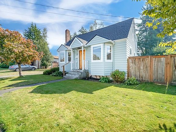 3rd image of 1118 7th Ave NW