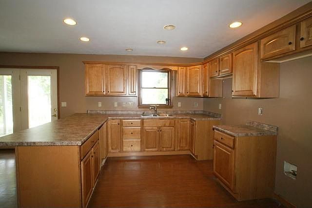 2nd image of 1212 E Southway Blvd
