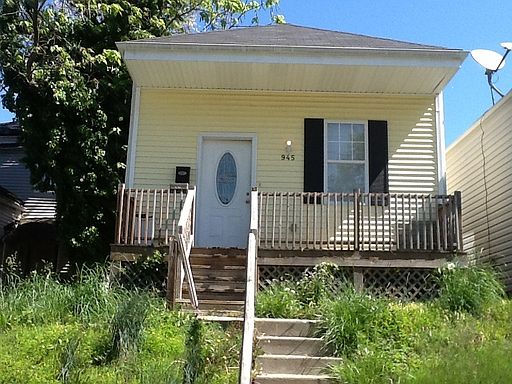 1st image of 945 Ash St