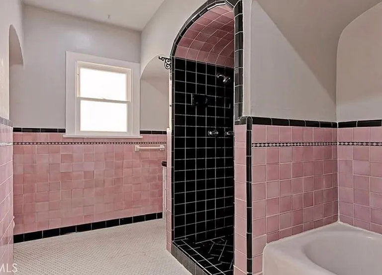 501 Avenue B — Photo 13
