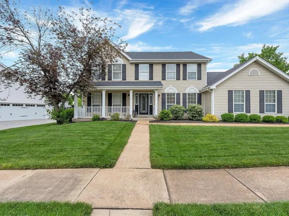 595 Nantucket Pointe Dr, Grover, MO 63040