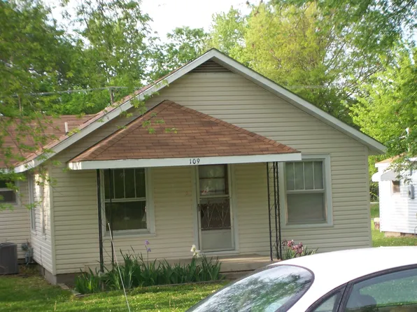 109 W Park St, Pleasanton, KS 66075
