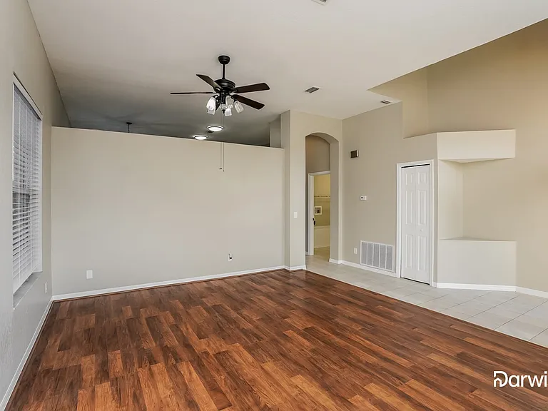 1229 Vinetree Dr — Photo 5