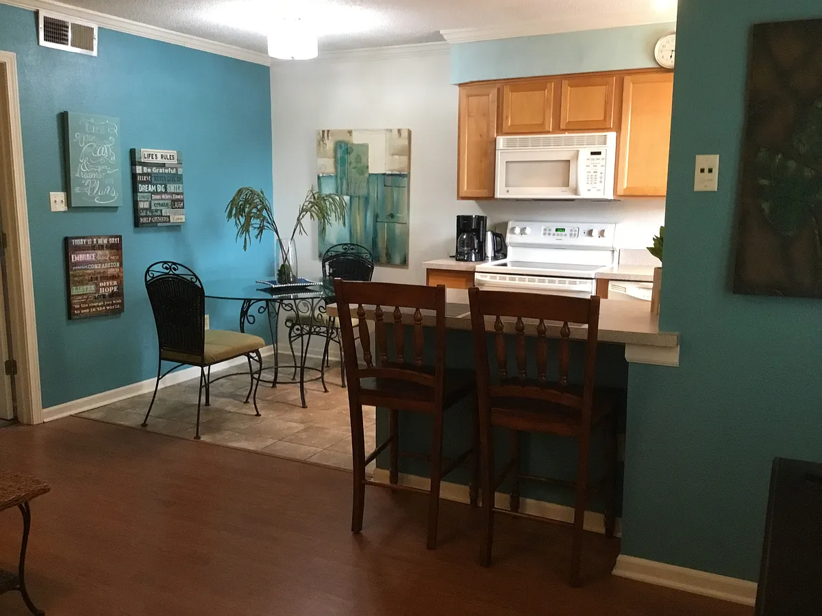 Building Photo - 1516 Aztec Ave #206
