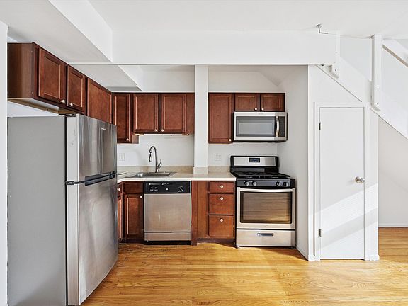 3rd image of 319 S 10th St APT 337