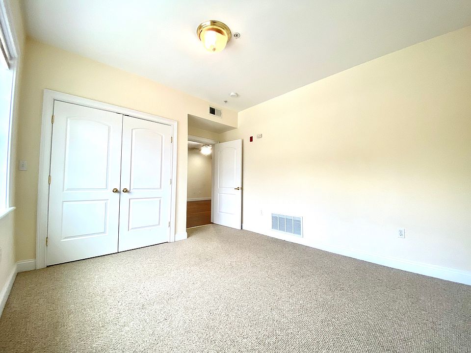 1st image of 661 Bennington St #2