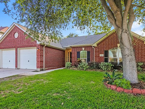 3rd image of 9806 King Arthur Ct
