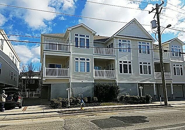 1st image of 229 E Pine Ave #100