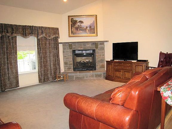 5th image of 856 Victoria Ln #L-0018