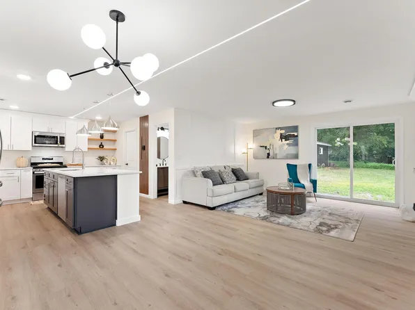 10001 Redwood St NW, Coon Rapids, MN 55433