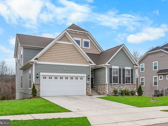 3rd image of 5196 Newport Cir