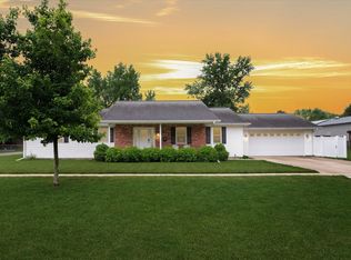 956 E Orleans St, Paxton, IL 60957