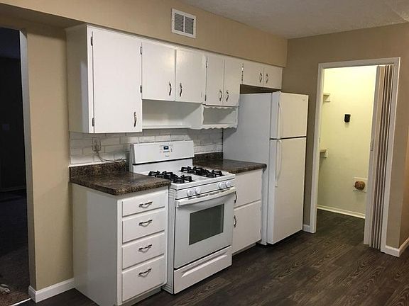 4th image of 4013 Wakeman Dr