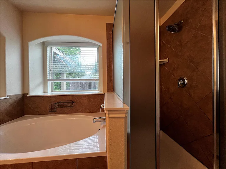 2708 Cottonwood Shores Dr — Photo 29