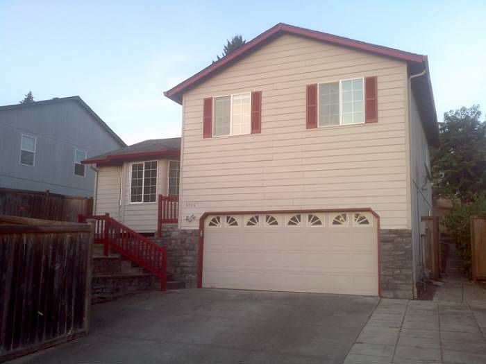 1st image of 3205 NE 140th Ave