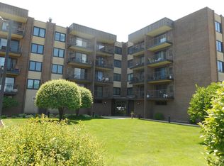 7707 W Irving Park Rd APT 104, Chicago, IL 60634