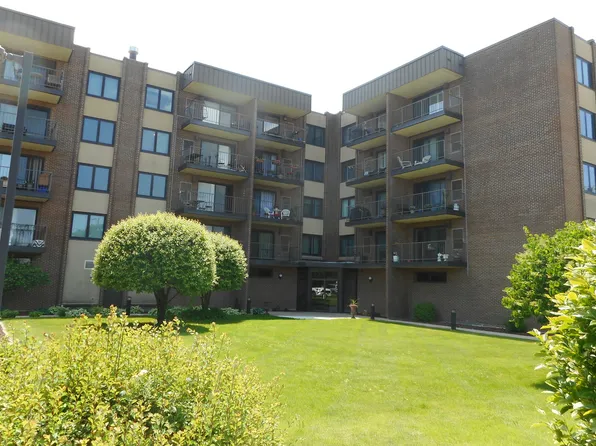 7707 W Irving Park Rd APT 104, Chicago, IL 60634