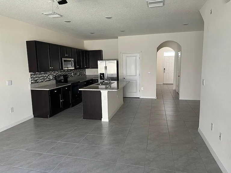 2925 Peony Prairie Ln — Photo 3
