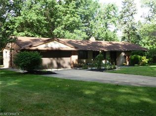 2440 Newbury Dr, Cleveland Heights, OH