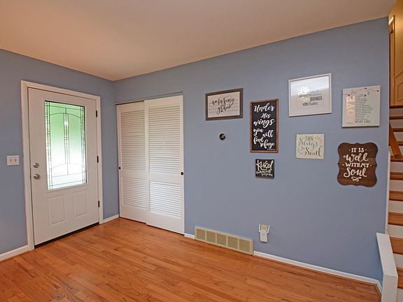 2nd image of 2089 Townhill Dr