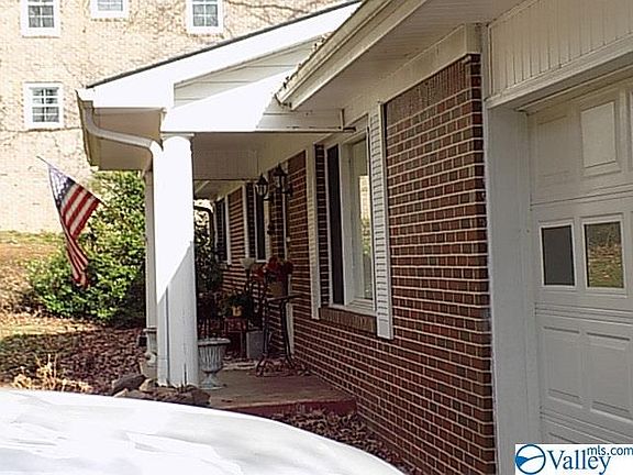 4th image of 130 Lakeshore Dr