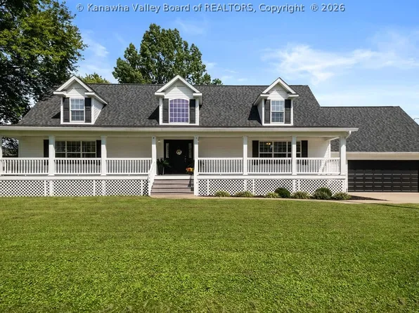 118 Chapman Ln, Hurricane, WV 25526