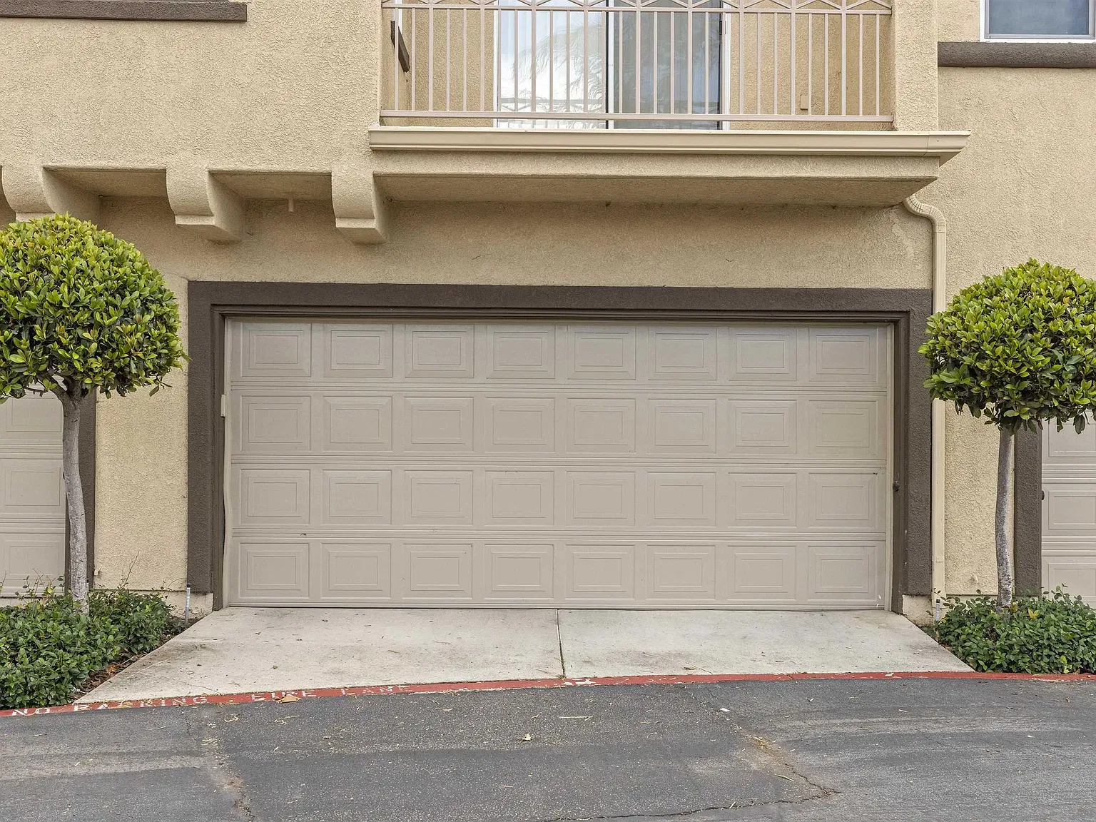 4 bed, 2.5 bath, 1837 sqft, $3,995 — Photo 4