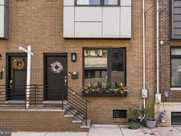 1337 S Opal St, Philadelphia, PA 19146