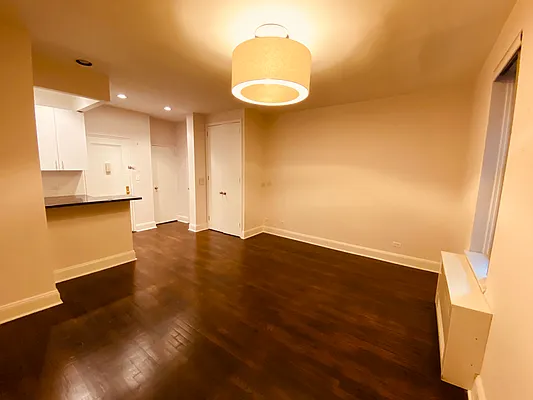 Rented by Metropolis Real Estate of Manhattan | media 12