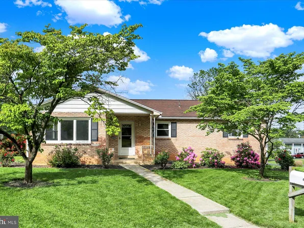 400 Orchard Ln, Mechanicsburg, PA 17055