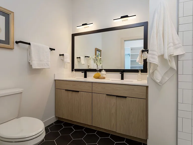 1428 Marshall St NE — Photo 15