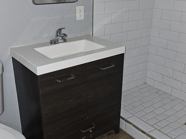 3827 E Cheery Lynn Rd #2 — Photo 11