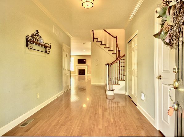 319 Oxford Ln, Chalfont, PA 18914