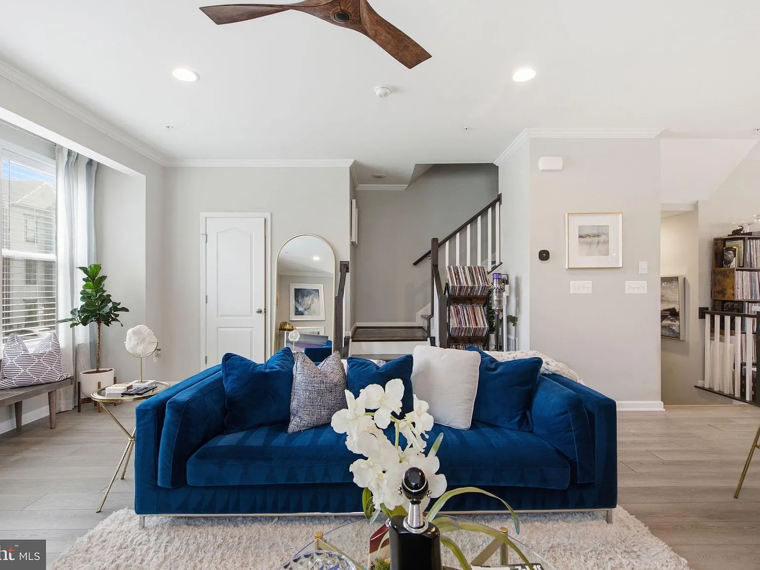 3 bed, 3.5 bath, 1800 sqft, $3,550 — Photo 2