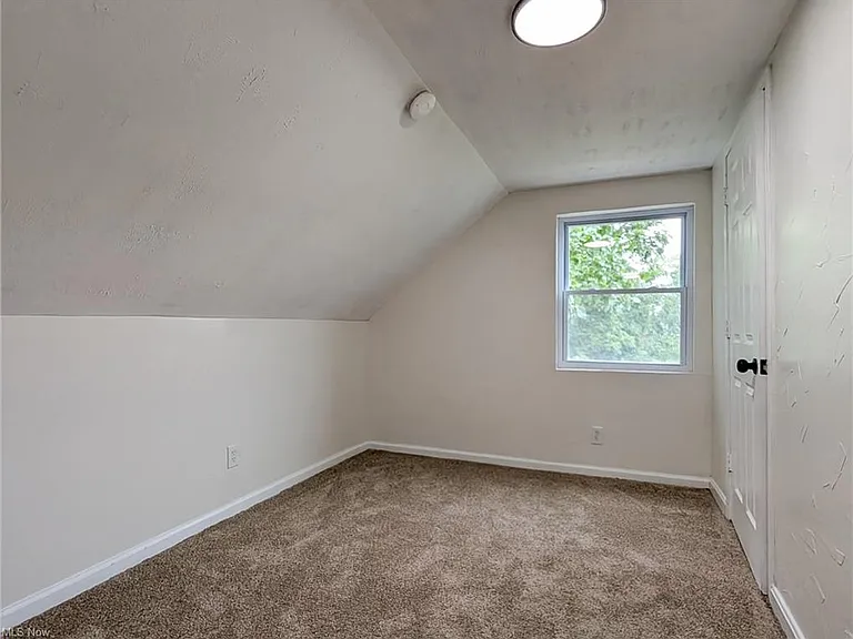 14817 Naples Ave — Photo 17
