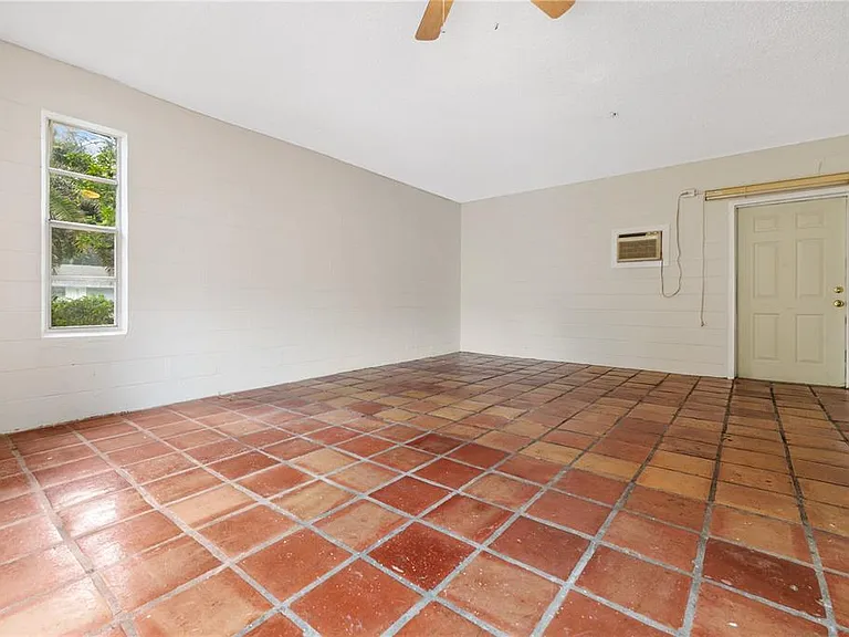 8529 Renald Blvd — Photo 10