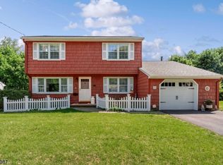 39 Crescent Rd, Wanaque, NJ 07465