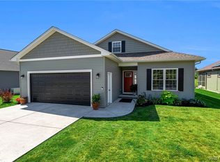 22 Deer View Dr, Akron, NY 14001