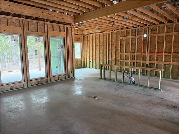 5th image of 4027 Pacific Crest Way