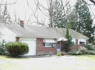 8002 Washington Ln, Green Lane, PA 18054