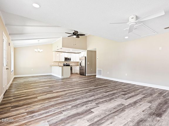 4th image of 22A Country Club Dr #221