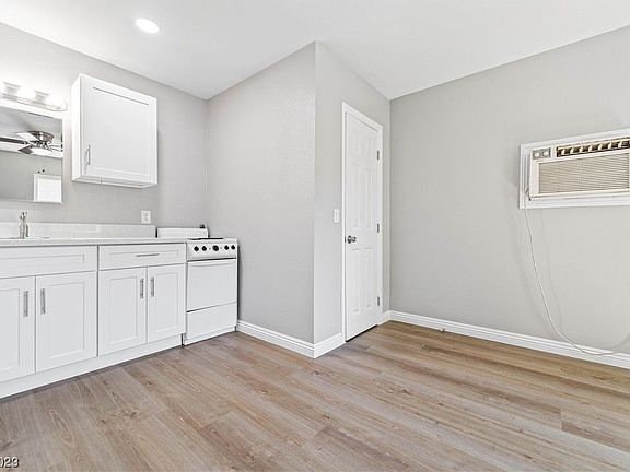 3rd image of 308 Eastminister Ct APT F