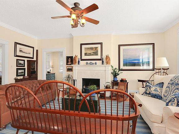 3rd image of 3687 Hedrick St