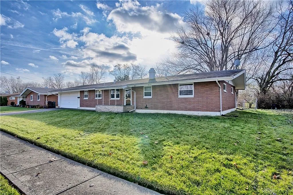 708 N Eppington Dr photo 1