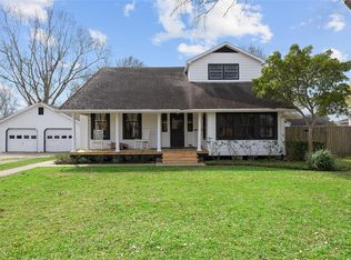 502 Stowell St, Anahuac, TX 77514