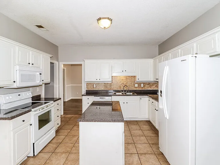 1153 Hunters Green Cir S — Photo 10