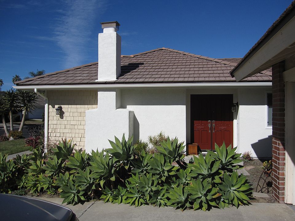 2nd image of 529 Cloudview Ln