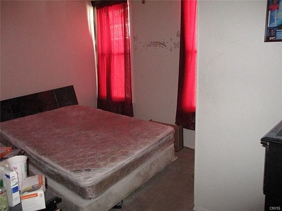 5th image of 203 Hier Ave