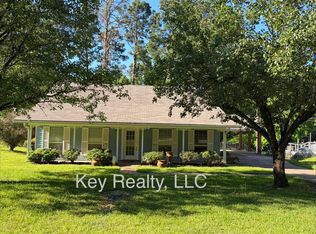 108 Lake Dr, Pineville, LA 71360