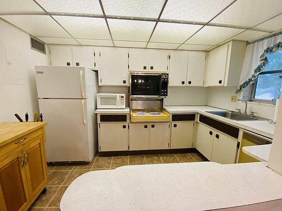 4th image of 54 Stratford D #D